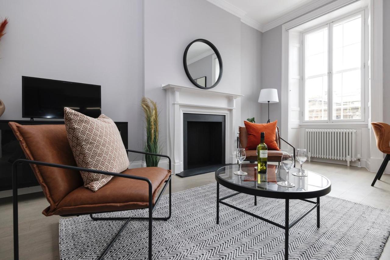 Joivy Luxurious Apt On Notable George Street Edimburgo Exterior foto
